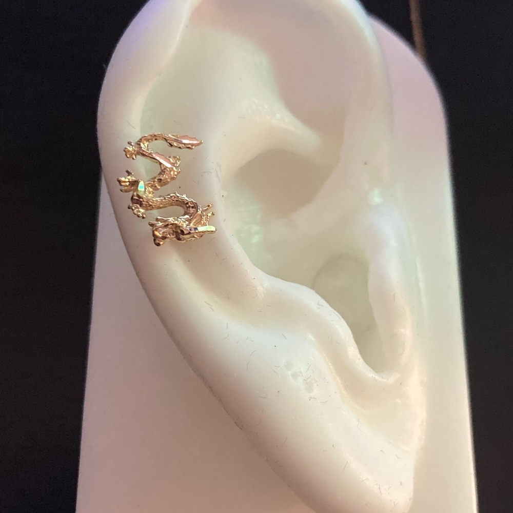 🐲🎇14K Solid Gold Dragon Ear Piece! 🔥🎉 - Picture 9 of 11